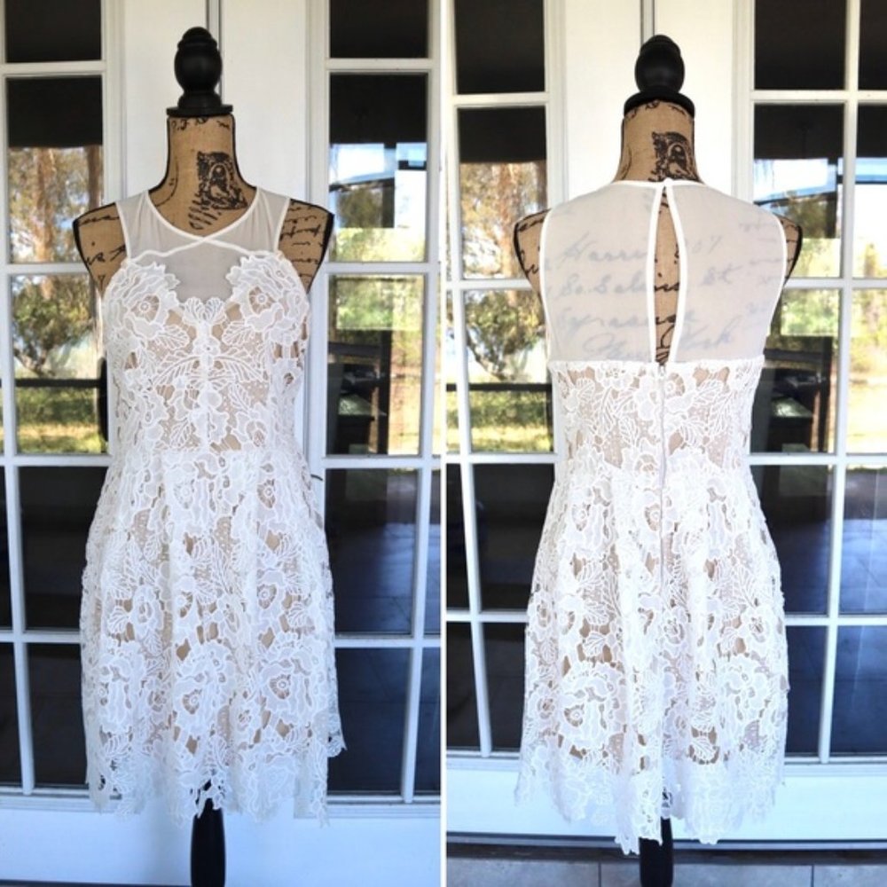 Francesca’s White & Nude Floral Crochet Mini Dress M